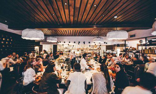 15+ Bars to Meet Single People around Boston thumbnail